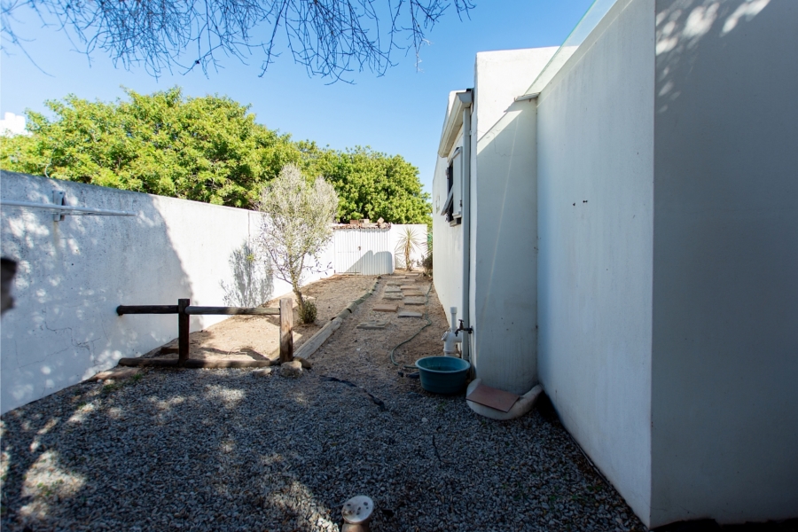 To Let 2 Bedroom Property for Rent in Velddrif Western Cape